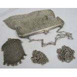 White metal mesh clutch bag with chain, further mesh purse and two white metal chains (4)