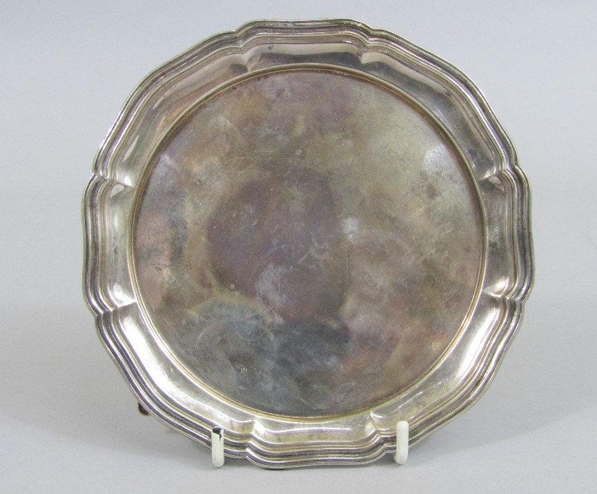 1920s silver waiter, maker Atkin Brothers, Sheffield 1928, 15cm diameter, 5oz approx