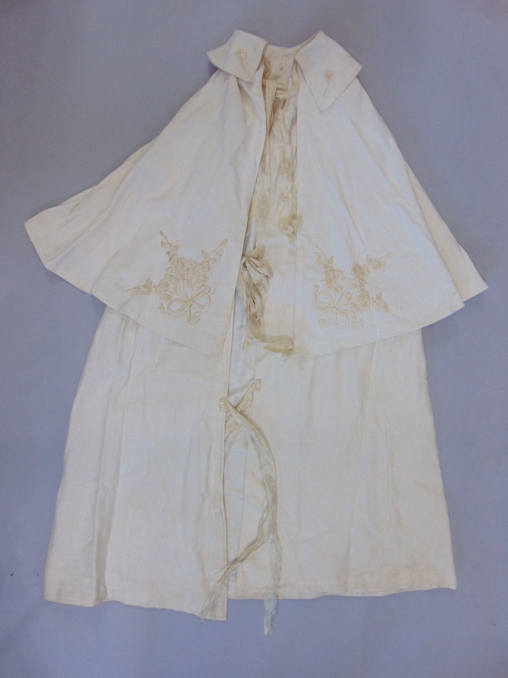 A pink silk bed jacket with hand stitching and applied flower decoration, a further bed jacket in - Image 3 of 4