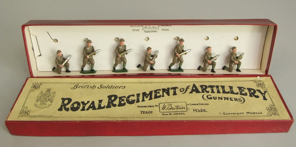 W Britains - Team of Gunners carrying shells number 1730, seven figures with original box