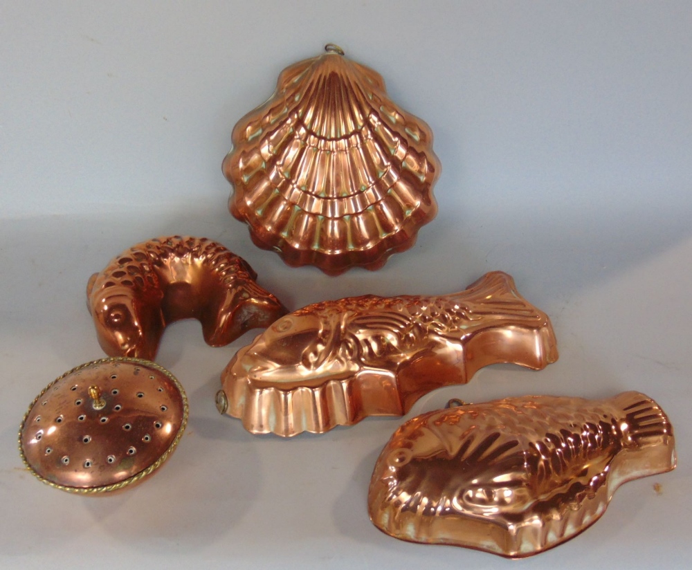 A mixed collection of miscellaneous items to include copper jelly moulds, various brassware, glass - Image 3 of 4