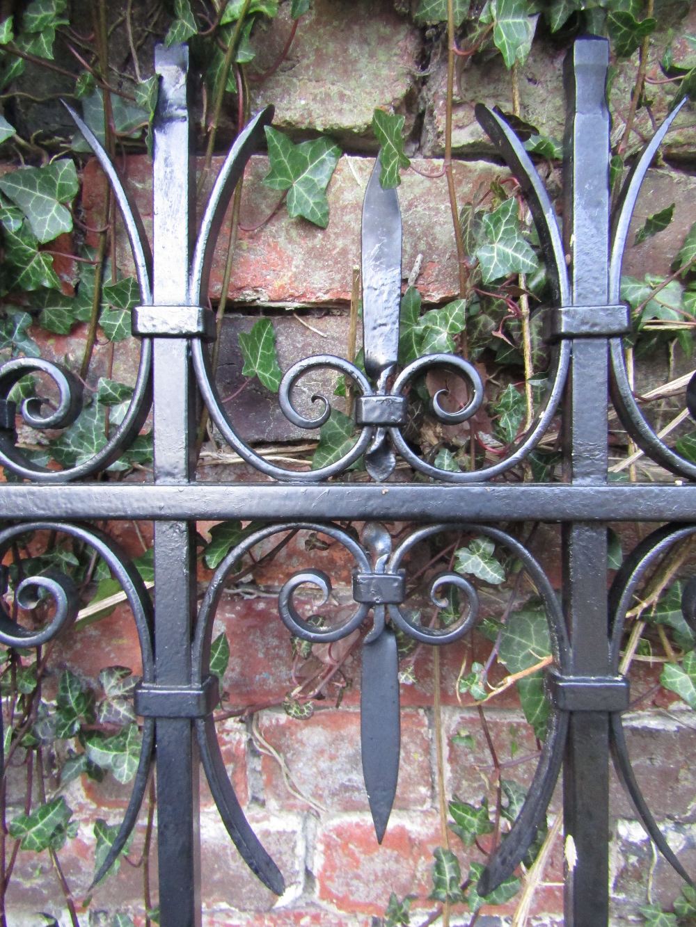 A pair of good quality heavy iron work entrance gates with vertical rails and scroll detail, 10ft - Image 2 of 3