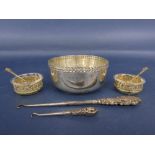 Early 20th century continental '800' silver bonbon dish with pierced wreath band to the rim,