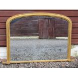 ARCHED TOPPED OVERMANTLE MIRROR IN A GILT FRAME (92cm x 138.5cm)