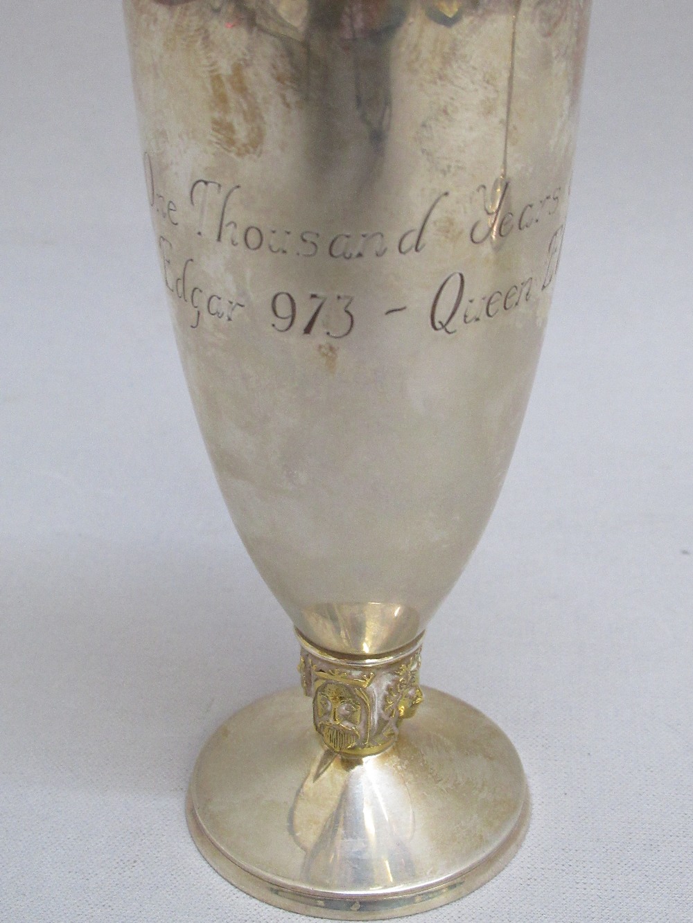 TWO LIMITED EDITION COMMEMMORATIVE SILVER GOBLETS "1952-1977 THE QUEEN'S SILVER JUBILEE" BY COURTMAN - Image 5 of 7