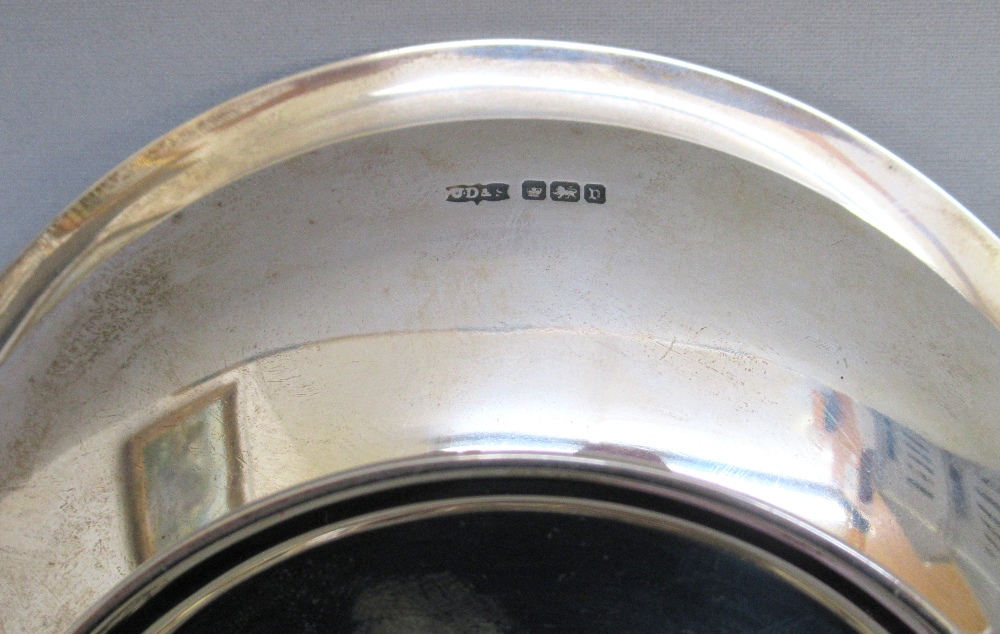 CIRCULAR SILVER BOWL WITH A GADROONED BORDER, ON A PEDESTAL FOOT BY JAMES DIXON & SON, SHEFFIELD - Image 5 of 5