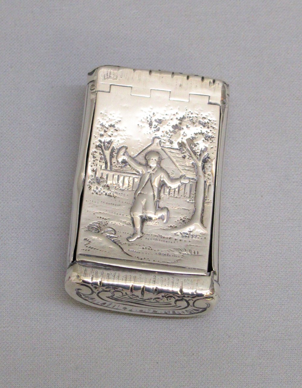 GEORGE III SILVER SNUFF BOX OF RECTANGULAR CURVED FORM WITH A HINGED PANEL/LID DEPICTING A YOUNG MAN - Image 5 of 7