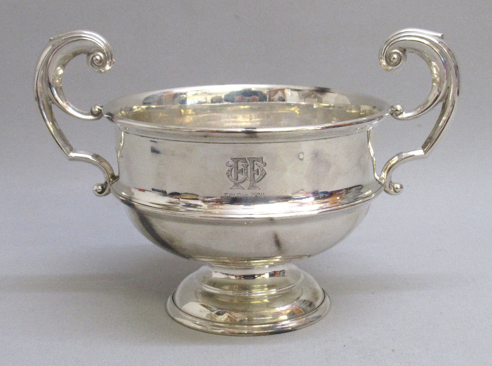 SILVER BOWL WITH SCROLL HANDLES ON A DOMED FOOT, MONOGRAM AND ENGRAVED DATE, BY JOSEPH GLOSTER - Image 5 of 5