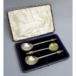 SET OF VICTORIAN SILVER AND GILT APOSTLE SPOONS AND SIFTER BY JOSIAH WILLIAMS & Co. Ltd, LONDON 1897