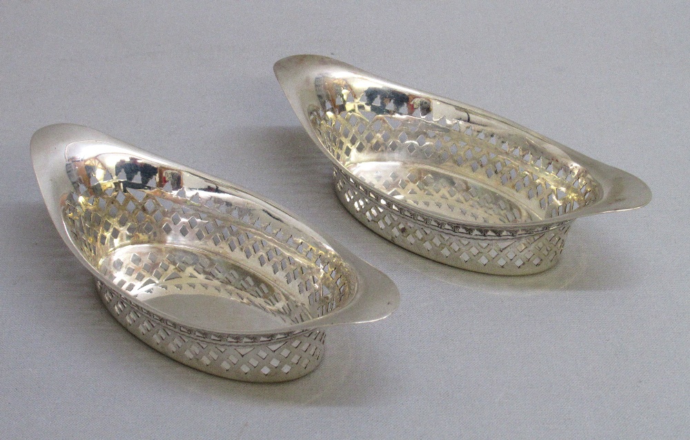 PAIR OF VICTORIAN PIERCED SILVER SWEETMEAT DISHES BY ATKIN BROTHERS, SHEFFIELD 1895, LENGTH 16cm (