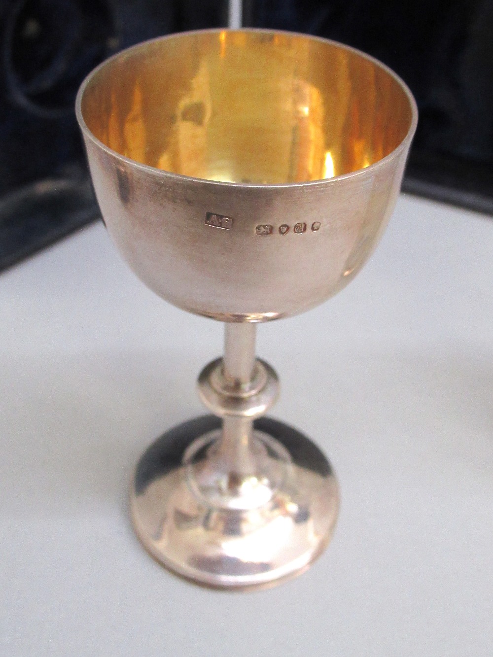 VICTORIAN SILVER TRAVELLING COMMUNION SET COMPRISING CHALLICE, PATEN AND WINE BOTTLE, ENGRAVED - Image 4 of 6