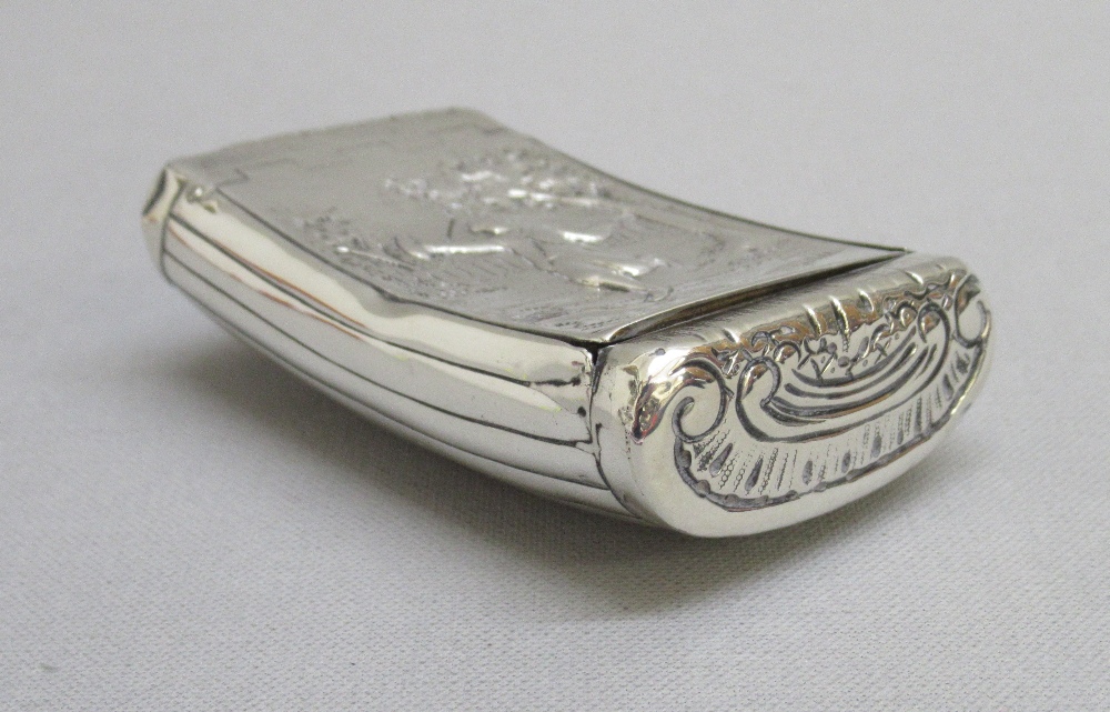 GEORGE III SILVER SNUFF BOX OF RECTANGULAR CURVED FORM WITH A HINGED PANEL/LID DEPICTING A YOUNG MAN - Image 7 of 7