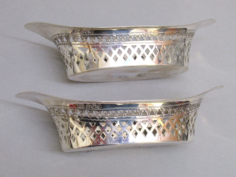 PAIR OF VICTORIAN PIERCED SILVER SWEETMEAT DISHES BY ATKIN BROTHERS, SHEFFIELD 1895, LENGTH 16cm ( - Image 3 of 6