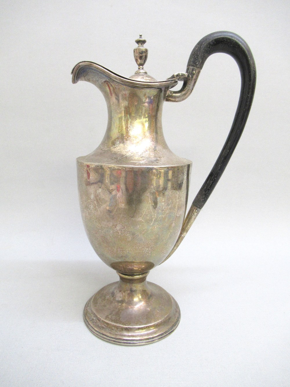 VICTORIAN SILVER CLARET JUG, THE DOMED COVER WITH URN SHAPED FINIAL, WOODEN LOOP HANDLE, BY - Image 4 of 5