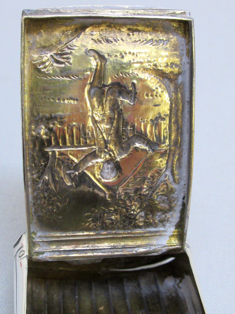 GEORGE III SILVER SNUFF BOX OF RECTANGULAR CURVED FORM WITH A HINGED PANEL/LID DEPICTING A YOUNG MAN - Image 4 of 7