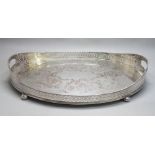 GOOD QUANTITY OF SILVER PLATED ITEMS INCLUDING A PIERCED GALLERIED BUTLER'S TRAY (L: 56cm)