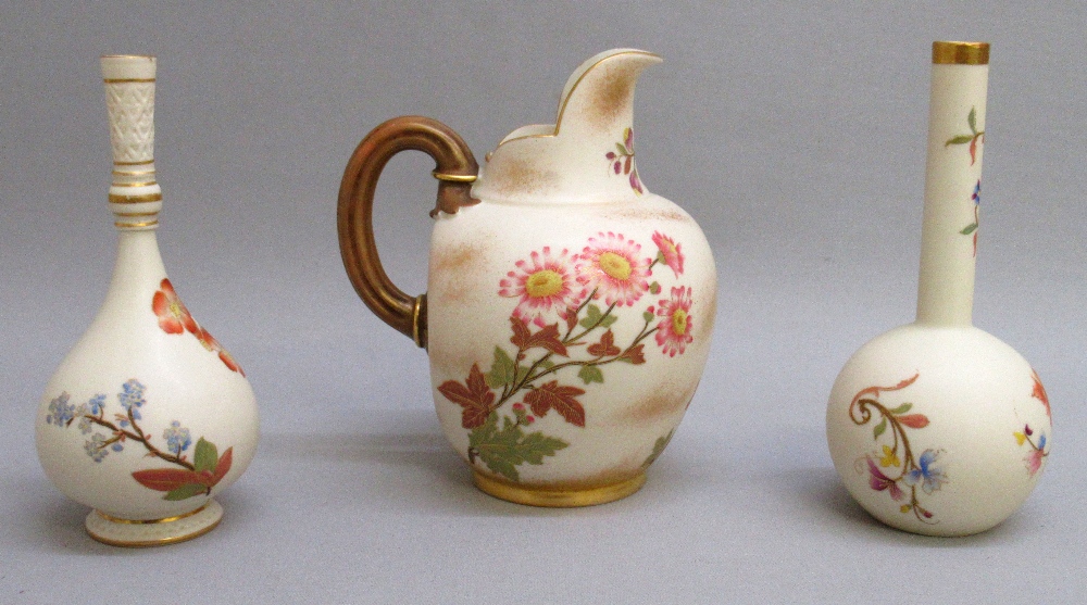 VICTORIAN ROYAL WORCESTER IVORY GROUND JUG WITH PAINTED FLORAL DECORATION AND A LOOP HANDLE, MODEL - Image 3 of 6