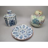 LATE 19th CENTURY CHINESE PORCELAIN HEXAGONAL TEA CADDY WITH PAINTED BLUE AND WHITE FLORAL AND