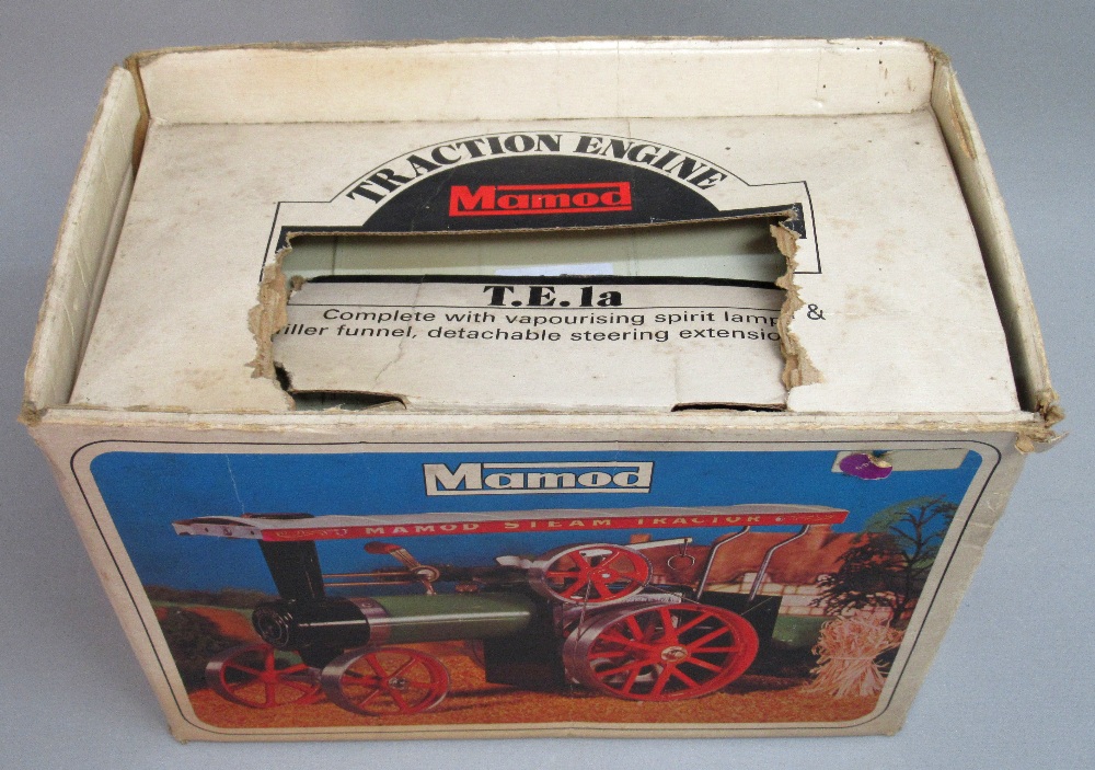 MAMOD STEAM TRACTION ENGINE TE1a WITH FIREBOX AND STEERING ROD, BOXED (17cm x 26.5cm OVERALL) - Bild 4 aus 4