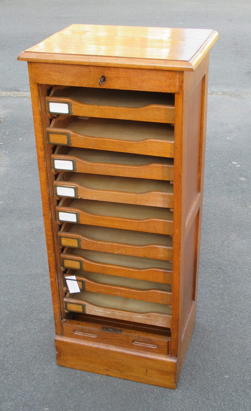 EARLY 20th CENTURY OAK PEDESTAL FILING CABINET WITH A TAMBOUR DOOR ENCLOSING NINE DRAWERS (H: