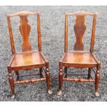 TWO COUNTRY GEORGIAN ELM DINING CHAIRS, EACH WITH A VASE SHAPED SPLAT BACK AND RECESSED SEATS, ON
