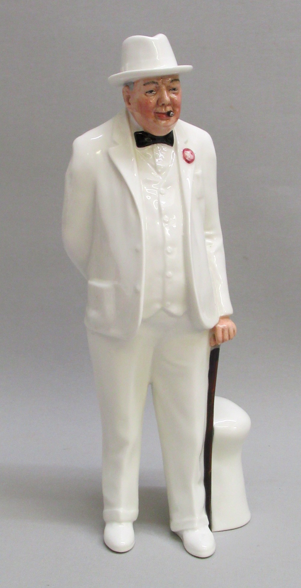 ROYAL DOULTON FIGURE SIR WINSTON CHURCHILL HN 3057, MODELLED BY ADRIAN HUGHES 1984 (H: 27cm)