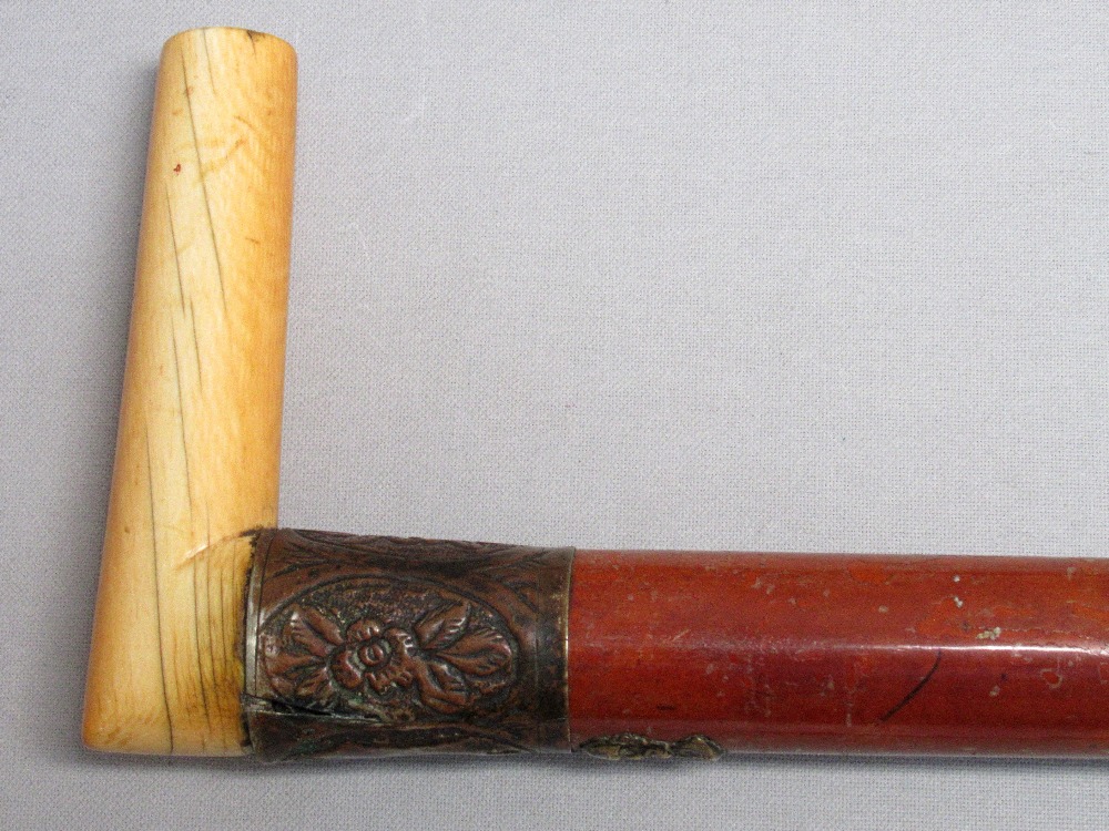 EARLY 20th CENTURY WALKING STICK WITH ANTLER HANDLE AND GILT METAL FERRULE, WITH A HUNTING SCENE, - Image 4 of 9