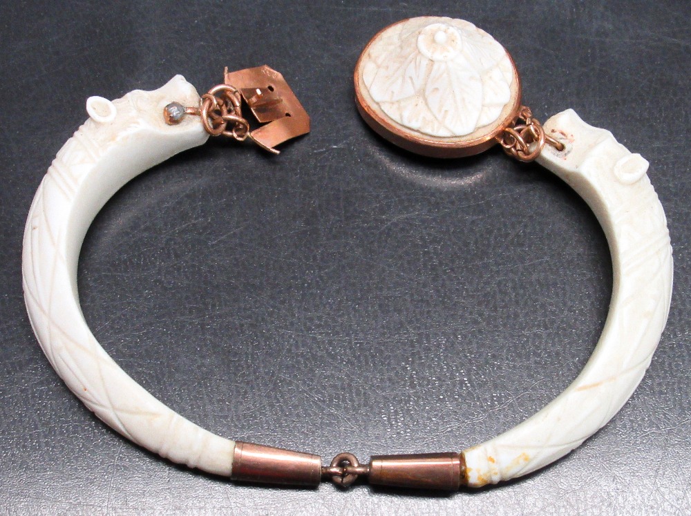 PRE-WAR CARVED IVORY AND ROSE GOLD PANTHER'S HEAD BRACELET, INDISTINCT MARK, POSSIBLY 9 (DIA: 7cm)