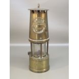 THE PROTECTOR BRASS MINER'S LAMP BY LAMP AND LIGHTING Co. Ltd, BECCLES & MANCHESTER (H: 26cm)