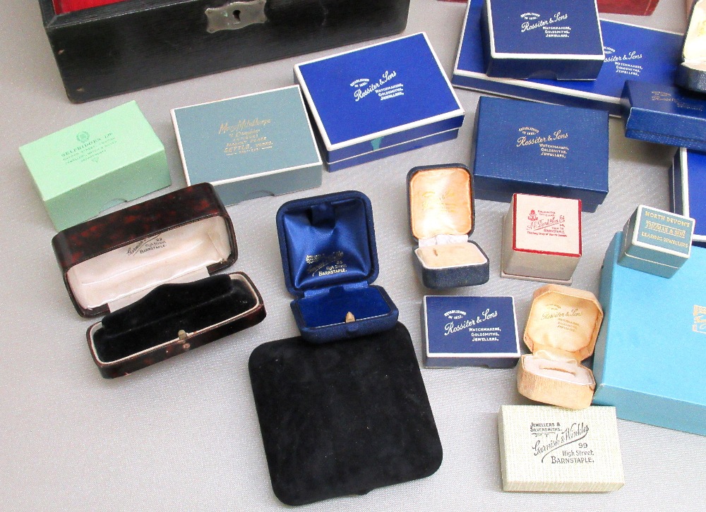 COLLECTION OF 25 RETAILERS' JEWELLERY BOXES INCLUDING SELFRIDGES LTD., GARNISH & WINKLES ( - Bild 3 aus 4