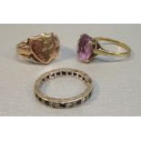 9ct GOLD ENGRAVED SHIELD SHAPED SIGNET RING, BY JS&S, BIRMINGHAM 1918, 9ct AMETHYST RING AND AN