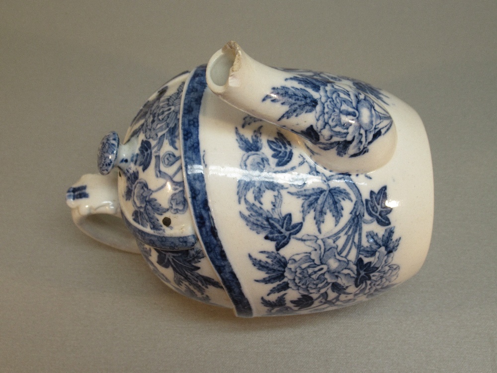 RARE EDWARDIAN WEDGWOOD EARTHERNWARE BLUE AND WHITE PEONY PATTERN SYP (SIMPLE YET PERFECT) TEAPOT OF - Image 13 of 13