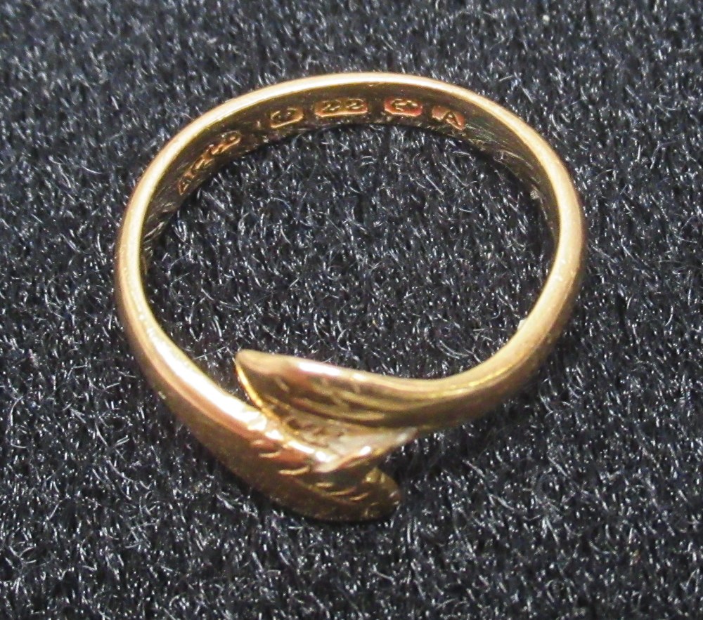 22ct GOLD CHILD'S SERPENT RING BY AC Co., BIRMINGHAM 1925, SIZE C½ (2g) - Image 2 of 4