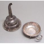 SILVER WINE FUNNEL WITH STRAINER, BIRMINGHAM 1980 (H: 12cm) AND A GOOD QUALITY WINE TASTER (W: 9.