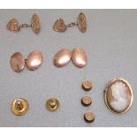 TWO PAIRS OF 9ct GOLD CUFFLINKS AND FIVE 9ct GOLD STUDS (15.2g) AND AN OVAL CAMEO BROOCH/PENDANT