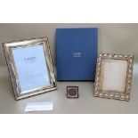 SILVER RECTANGULAR PHOTOGRAPH FRAME WITH A BEADED BORDER BY R CARR, SHEFFIELD 2004 (22.3cm x 17.
