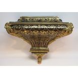 19TH CENTURY FRENCH BOULLE OGEE WALL BRACKET, WITH INLAID BRASS AND TORTOISESHELL DECORATION AND