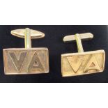 A PAIR OF 9 CT GOLD RECTANGULAR CUFF LINKS INITIALLED V A, GROSS WEIGHT 10.3 GRAMS