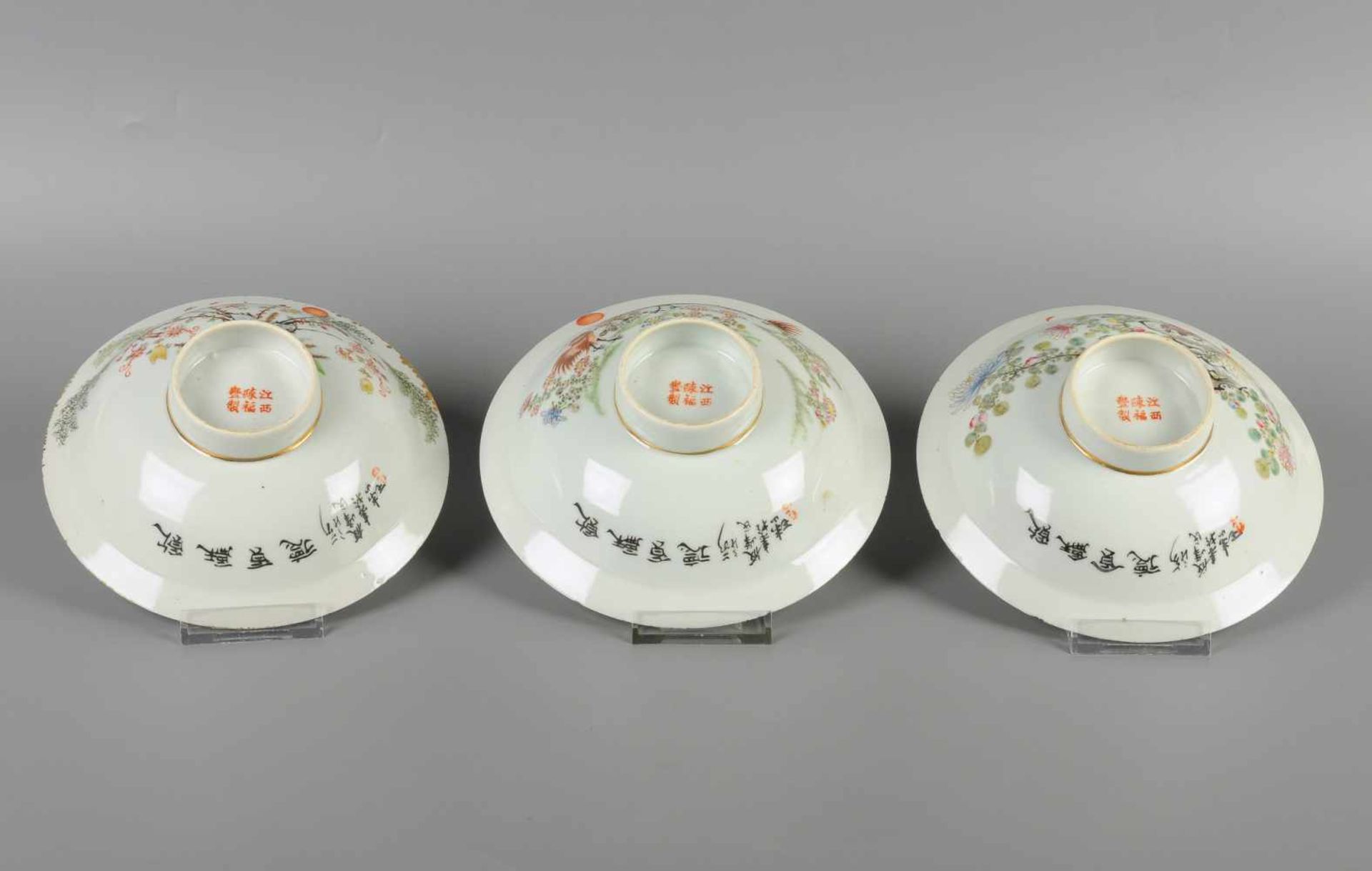 A lot of three polychrome porcelain bowls, decorated with flowers, birds and characters. Marked with - Image 4 of 8