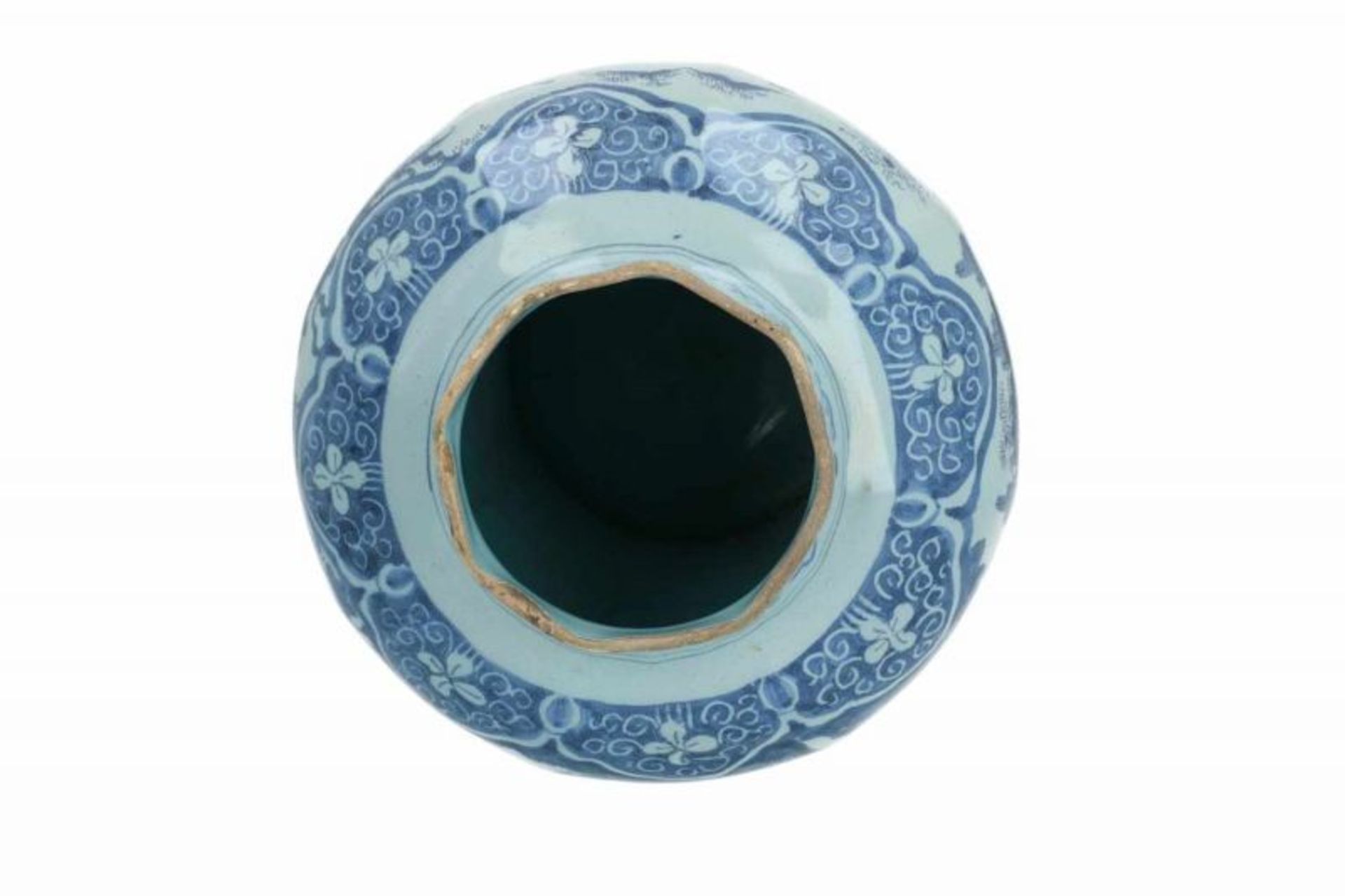 Delfts blauw aardewerk balustervaas met later (19e eeuws) messing deksel, met chinoiseriedecor van - Image 5 of 6