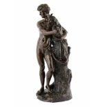 Bronzen sculptuur van een man met geit. Niet gesigneerd. H. 65 cm.
