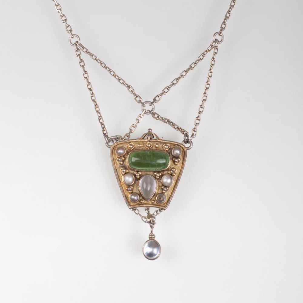 Jugendstil-Farbstein-Collier mit Perlen Anf. 20. Jh. Vergoldet. Kartusche mit Turmalin- und