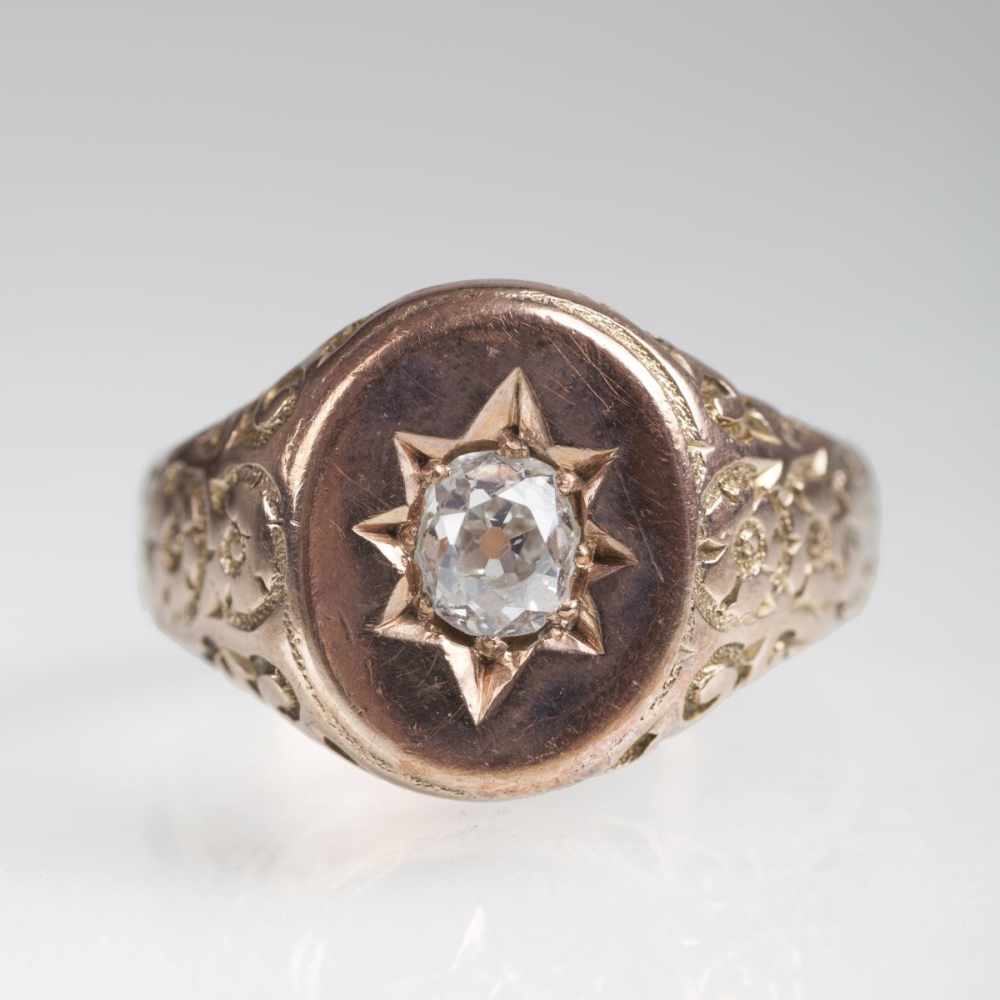 Antiker Altschliffdiamant-Ring Um 1900. 8 kt. RG, undeutl. gest. Der ovale Diam. im antiken