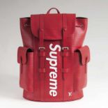 Louis Vuitton in Kooperation mit Supreme Ikonischer LV x Supreme Christopher PM Backpack Außen rotes