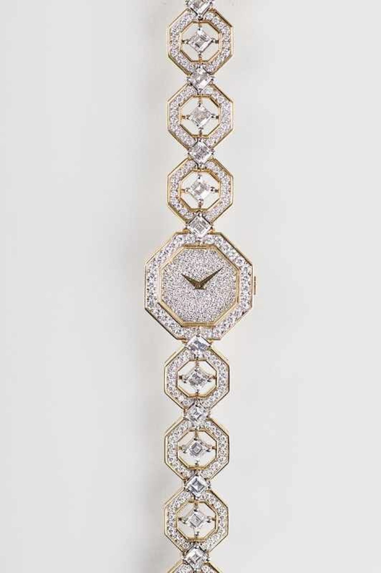 Chopard gegr. 1860 in Sonvilier Hochfeine Damen-Armbanduhr mit hochkarätigem Brillant-Besatz 18