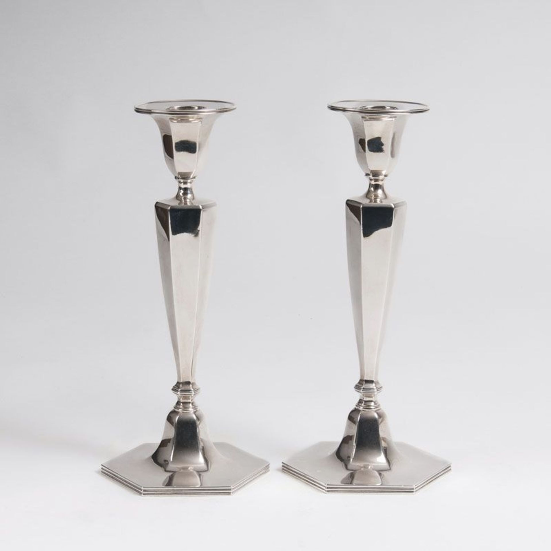 Tiffany & Co. gegr. 1853 in New York Paar eleganter Kerzenleuchter New York, um 1905. Silber,