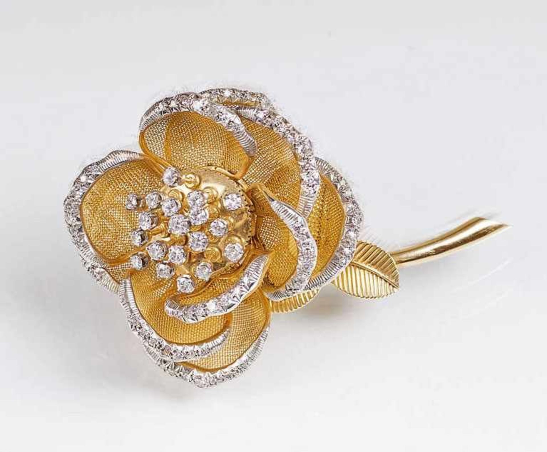 Französische Vintage Diamant-Brosche 'Blüte - En Tremblant' Frankreich, um 1960. 18 kt. Roségold mit