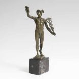 Rudolf Küchler (Wien 1867) Bronze-Skulptur 'Hermes' Bronze mit grünlicher Patina, H. 21,5 cm, auf
