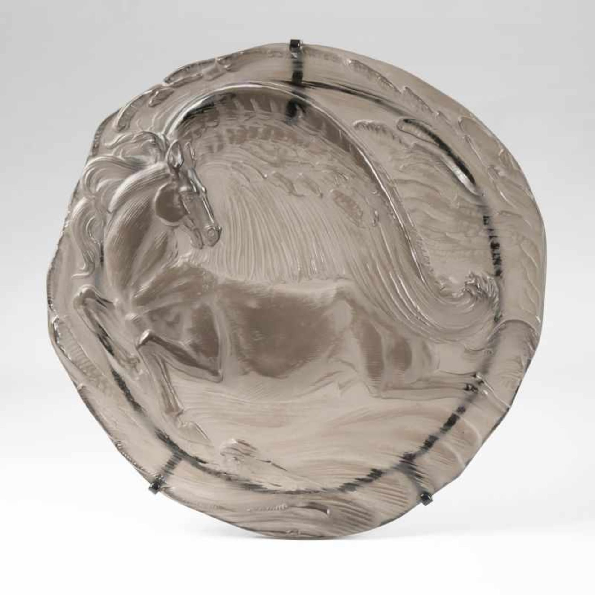 Ernst Fuchs (Wien 1930 - Wien 2015) Großes Glas-Relief 'Pegasus' Rosenthal, 1980. Rauchfarbenes Glas