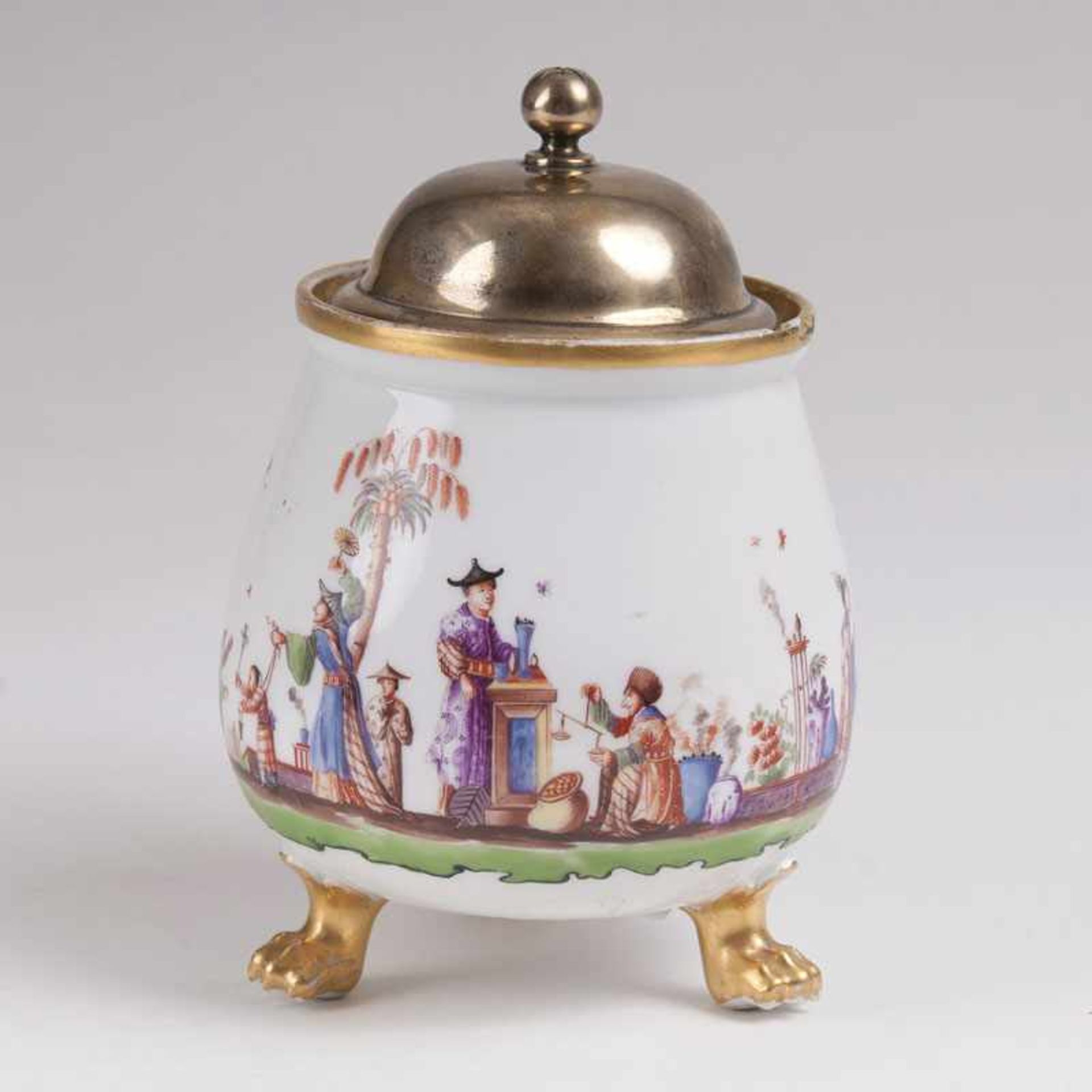 Cremetopf mit Herold-Chinoiserien Meissen, Herold-Werkstatt, um 1730. Porzellan, farbig bemalt, - Bild 2 aus 2